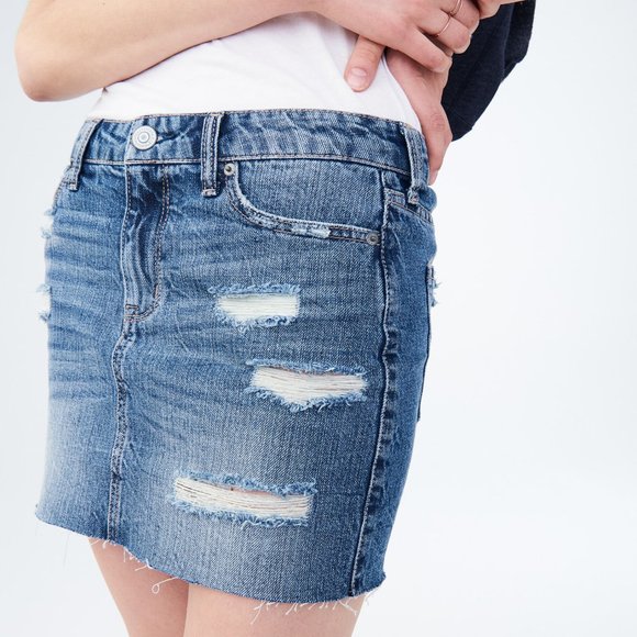 🚫SOLD 🚫   Aeropostale Distressed Raw Denim Skirt - Picture 2 of 10